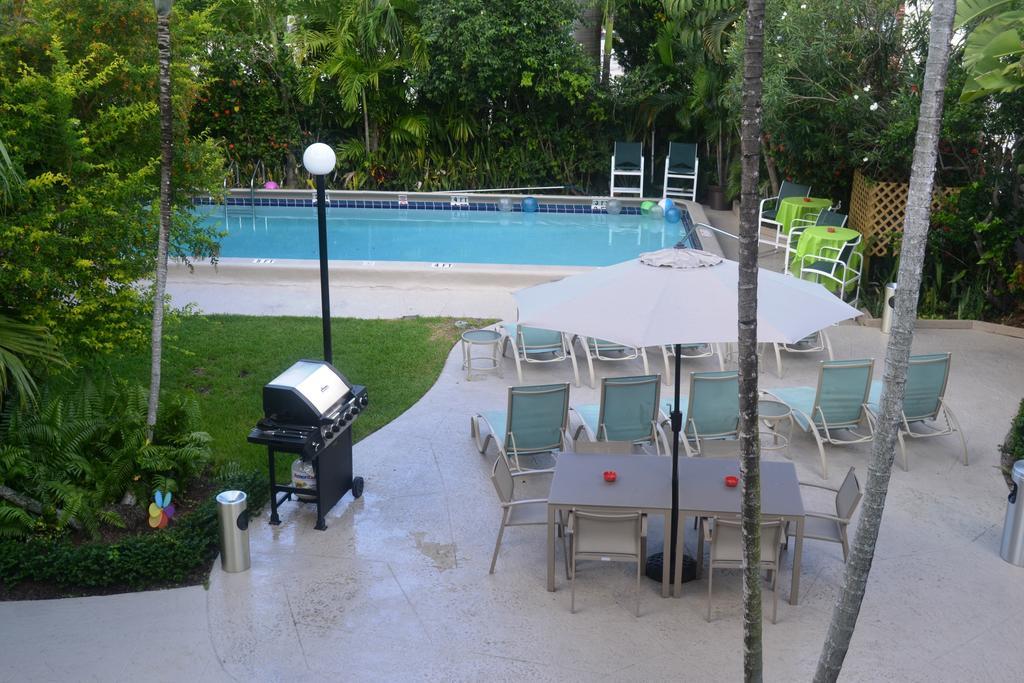 Grand Palm Plaza Hotel Fort Lauderdale Exterior photo